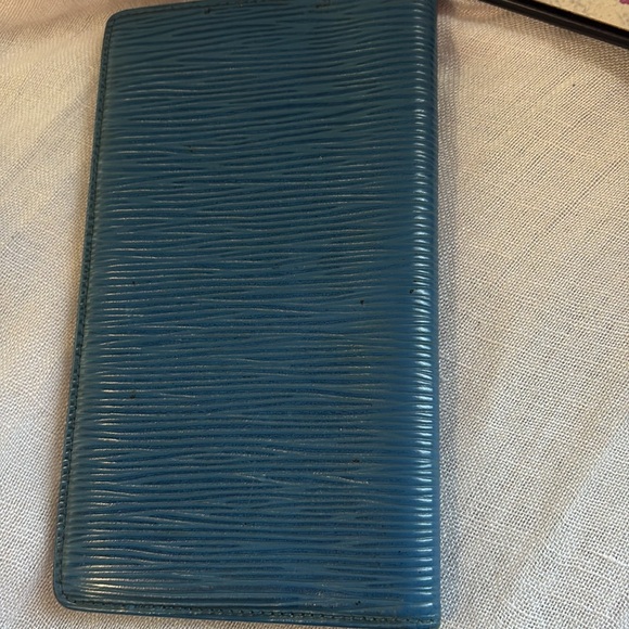 Louis Vuitton blue epi wallet - Picture 5 of 15